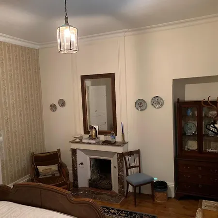 Oda ve Kahvaltı Chateau De Bellefontaine *