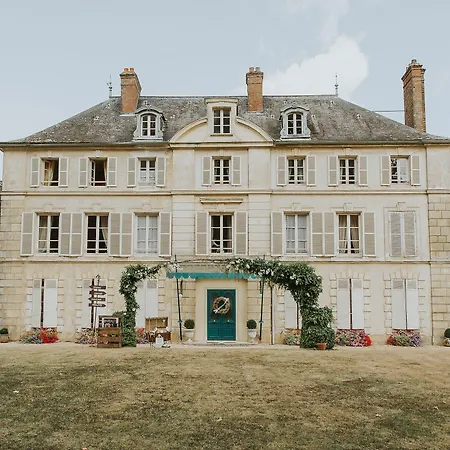 Chateau De Bellefontaine Bed & Breakfast 3*