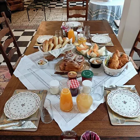 Chateau De Bellefontaine Bed & Breakfast 3*