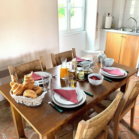 Chateau De Bellefontaine 3*