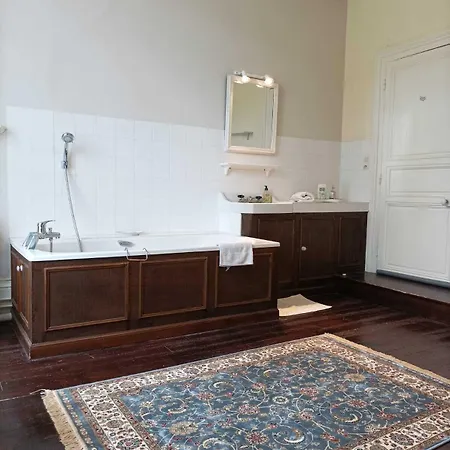 Chateau De Bellefontaine Bed & Breakfast 3*